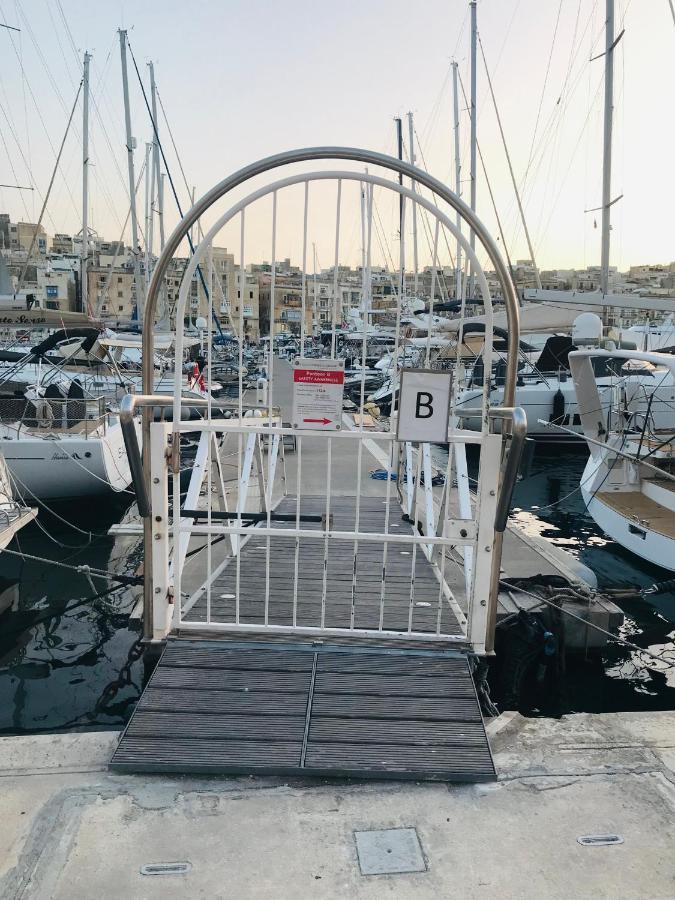 Hotel en barco Sea Baroniv 