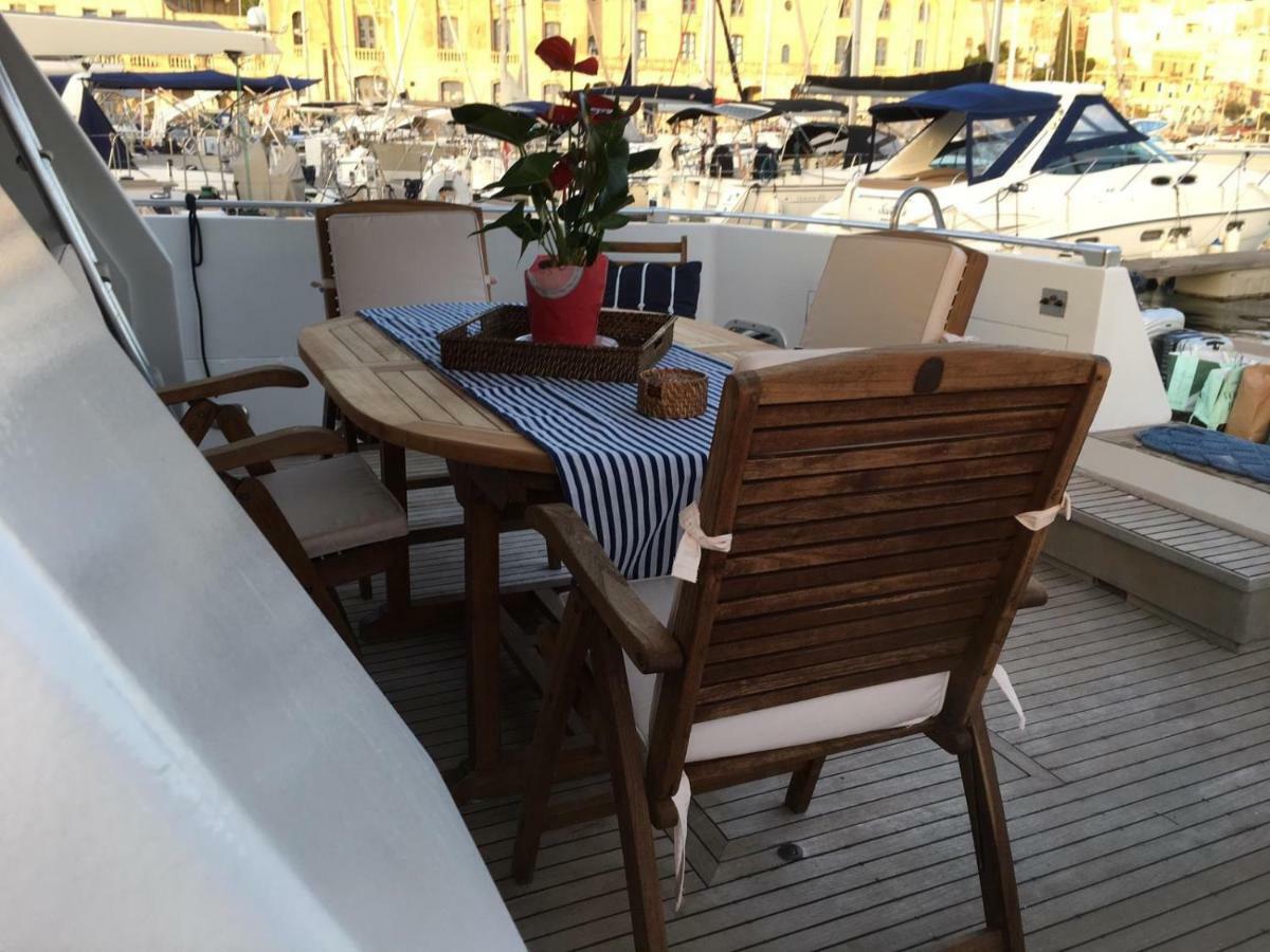 Hotel en barco Sea Baroniv 